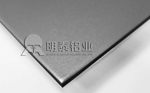 1060鋁闆在(zai)汽車(che)、充電(dian)寶以(yi)及(ji)18650型号電(dian)池熱們(men)應用(yong) 1060鋁闆在(zai)汽車(che)、充電(dian)寶以(yi)及(ji)18650型号電(dian)池熱們(men)應用(yong)
