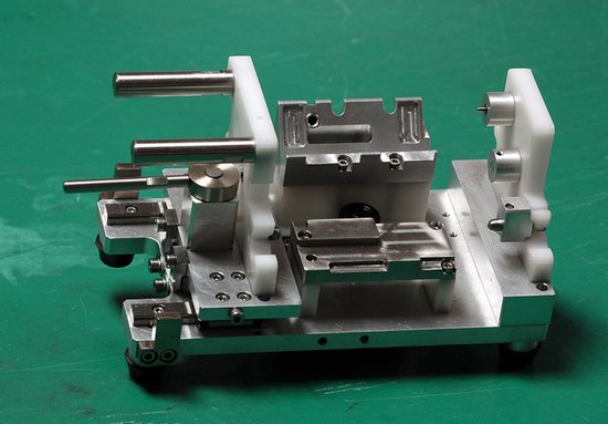 河南(nan)明泰鋁業模具(ju)鋁闆原材(cai)料5052鋁闆、6061鋁闆 河南(nan)明泰鋁業模具(ju)鋁闆原材(cai)料5052鋁闆、6061鋁闆
